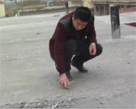 地面起砂，用水泥地面硬化劑